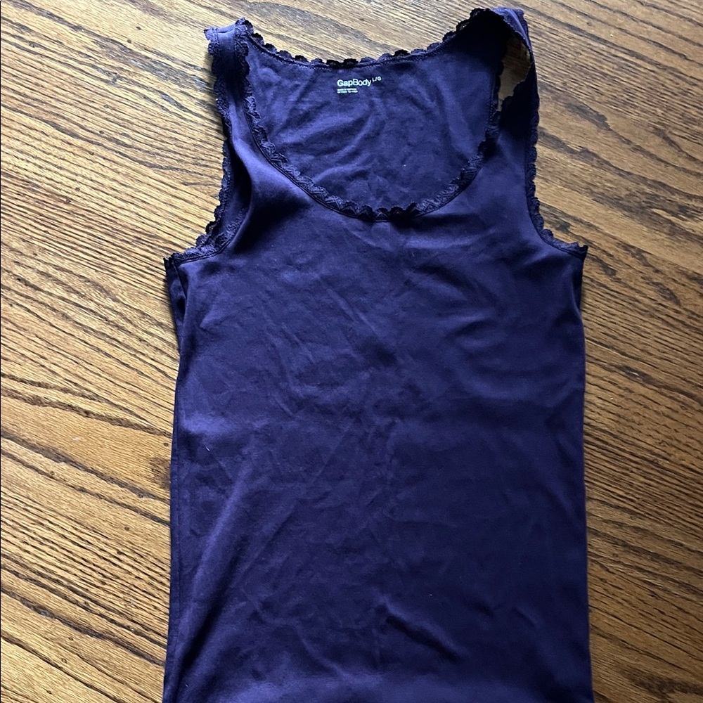 Gap Body  Deep Purple Tank Top size large never worn